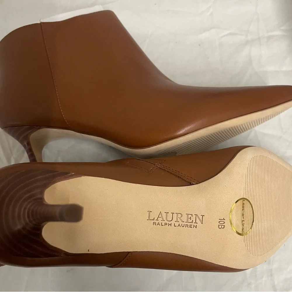 Stylish Ralph Lauren Tan brown Leather Ankle Booties size 10B
.R14 - Picture 2 of 8